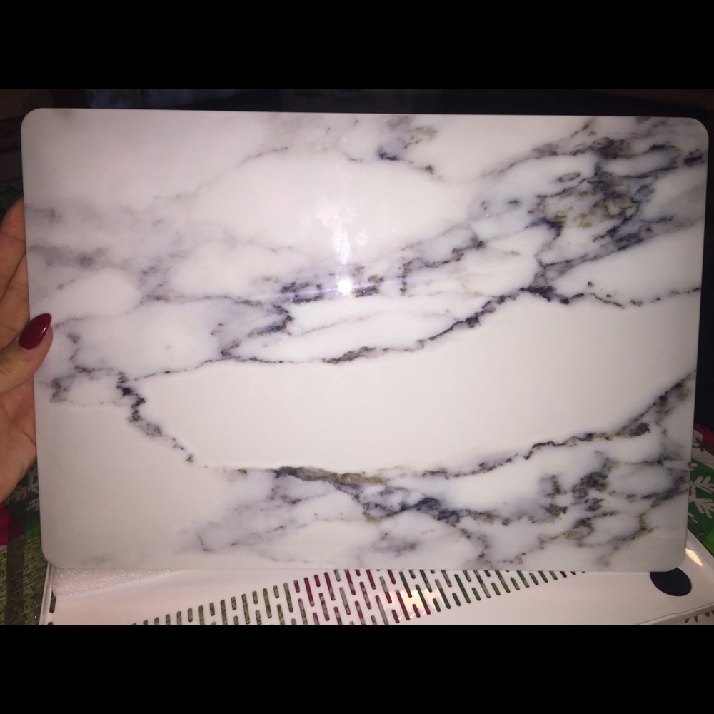15’ MacBook Pro snap on case